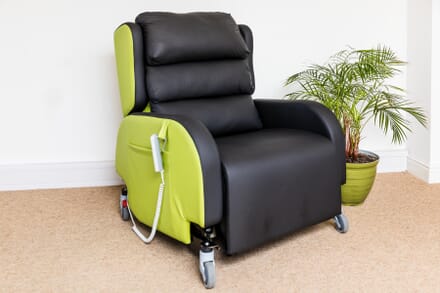 Primacare Affinity Bariatric Porter Chair Front View.