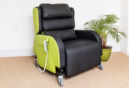 Primacare Affinity Bariatric Porter Chair Front View.